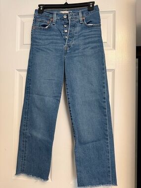 Levi's Classic Ribcage Straight Leg Jeans in Medium Blue